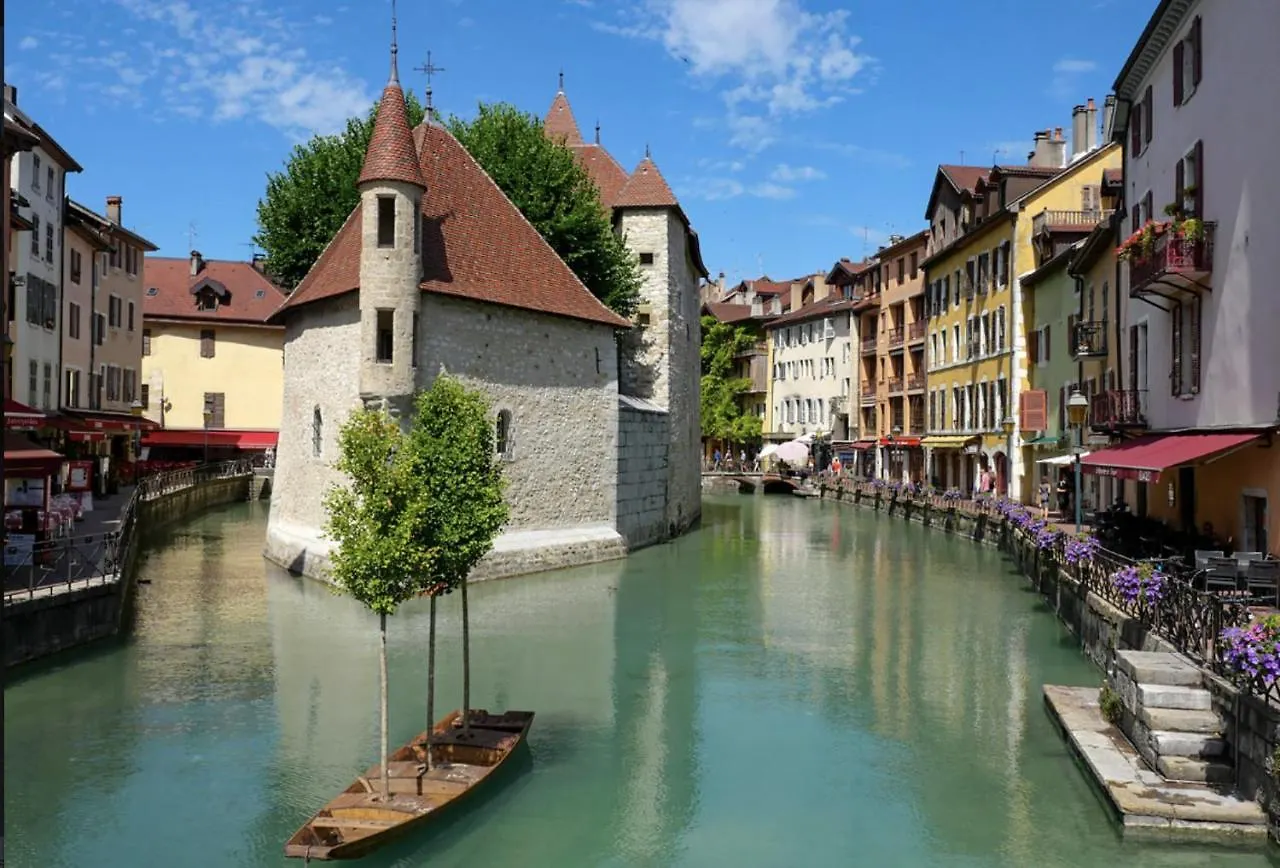 Apartment Gambetta Chaleureux T3 Avec Place De Parking Privee Annecy